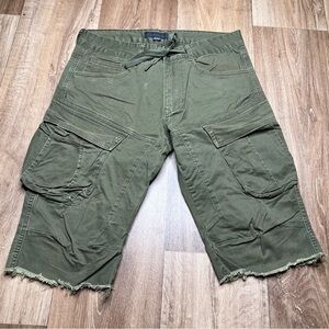 EUC Decibel Mens Size 30 Cargo shorts Green